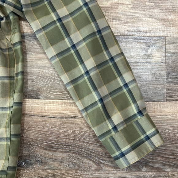 Duluth Trading Co Alaskan Hardgear Green Plaid Long Sleeve Button Down Large - Picture 4 of 16